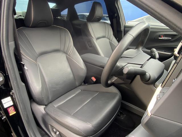 クラウンクロスオーバー Ｇアドバンスド・レザーパッケージ　フルセグナビ・全周囲カメラ・ＢＴオーディオ・２１ＡＷ・黒革シート・ベンチレーション・ＬＥＤライト・ステアリングヒーター・レーダークルーズ・コーナーセンサー・ＥＴＣ・セーフティセンス・ＢＳＭ・ＨＵＤ（4枚目）