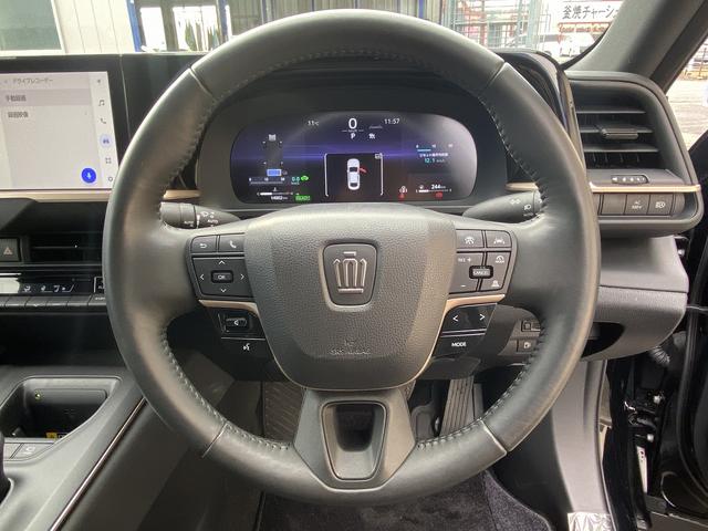 クラウンクロスオーバー Ｇアドバンスド・レザーパッケージ　フルセグナビ・全周囲カメラ・ＢＴオーディオ・２１ＡＷ・黒革シート・ベンチレーション・ＬＥＤライト・ステアリングヒーター・レーダークルーズ・コーナーセンサー・ＥＴＣ・セーフティセンス・ＢＳＭ・ＨＵＤ（12枚目）