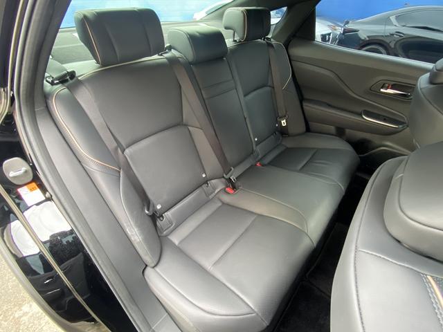 クラウンクロスオーバー Ｇアドバンスド・レザーパッケージ　フルセグナビ・全周囲カメラ・ＢＴオーディオ・２１ＡＷ・黒革シート・ベンチレーション・ＬＥＤライト・ステアリングヒーター・レーダークルーズ・コーナーセンサー・ＥＴＣ・セーフティセンス・ＢＳＭ・ＨＵＤ（35枚目）