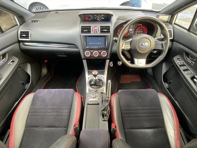 ＷＲＸ ＳＴＩ ＳＴＩ　タイプＳ　フルセグナビ・バックカメラ・ＢＴオーディオ・ＳＴＩエアロ・１８ＡＷ・ハーフレザーシート・ＬＥＤライト・フォグ・本革巻ステアリング・ＥＴＣ・フロアマット・大型スポイラー・ＵＳＢ・ミラーウィンカー（3枚目）