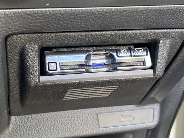 ＷＲＸ ＳＴＩ ＳＴＩ　タイプＳ　フルセグナビ・バックカメラ・ＢＴオーディオ・ＳＴＩエアロ・１８ＡＷ・ハーフレザーシート・ＬＥＤライト・フォグ・本革巻ステアリング・ＥＴＣ・フロアマット・大型スポイラー・ＵＳＢ・ミラーウィンカー（13枚目）