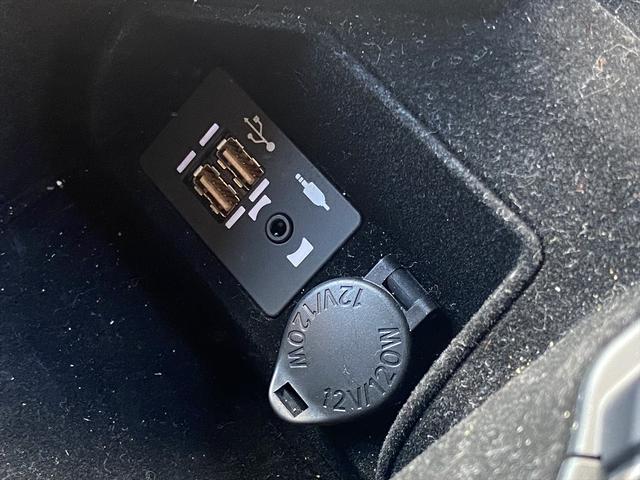 ＲＣ ＲＣ３００ｈ　バージョンＬ　後期・ワンオーナー・マークレビンソン・フルセグナビ・バックカメラ・ＢＴオーディオ・１９ＡＷ・茶革シート・ベンチレーション・ＬＥＤライト・ステアリングヒーター・ＥＴＣ・レクサスセーフティシステム・ＢＳＭ（15枚目）