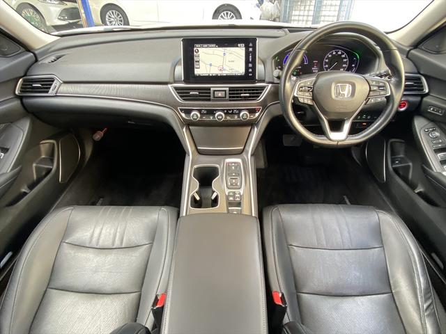 アコード ＥＸ　サンルーフ・フルセグナビ・バックカメラ・ＢＴオーディオ・１８ＡＷ・黒革シート・シートヒーター・ＬＥＤライト・フォグ・コーナーセンサー・レーダークルーズ・ＥＴＣ・ホンダセンシング・ＢＳＭ・ＨＵＤ（3枚目）