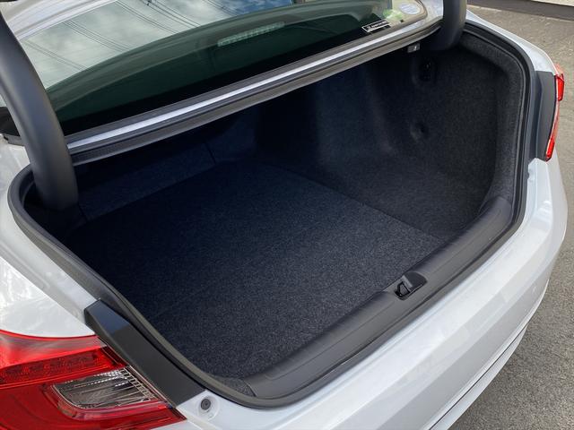 アコード ＥＸ　サンルーフ・フルセグナビ・バックカメラ・ＢＴオーディオ・１８ＡＷ・黒革シート・シートヒーター・ＬＥＤライト・フォグ・コーナーセンサー・レーダークルーズ・ＥＴＣ・ホンダセンシング・ＢＳＭ・ＨＵＤ（6枚目）