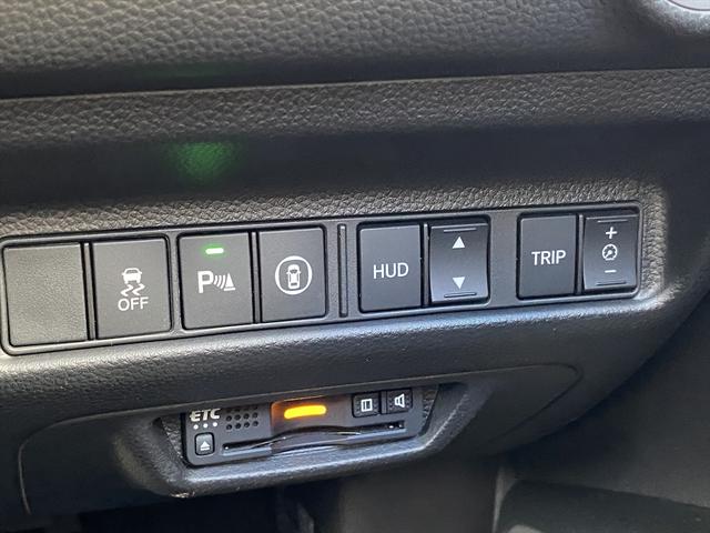 アコード ＥＸ　サンルーフ・フルセグナビ・バックカメラ・ＢＴオーディオ・１８ＡＷ・黒革シート・シートヒーター・ＬＥＤライト・フォグ・コーナーセンサー・レーダークルーズ・ＥＴＣ・ホンダセンシング・ＢＳＭ・ＨＵＤ（11枚目）