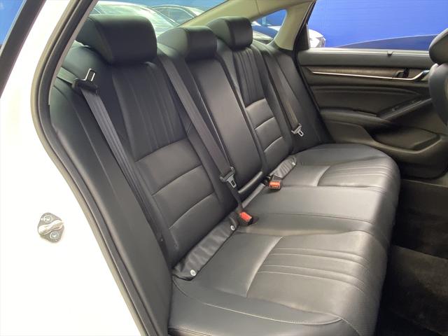 アコード ＥＸ　サンルーフ・フルセグナビ・バックカメラ・ＢＴオーディオ・１８ＡＷ・黒革シート・シートヒーター・ＬＥＤライト・フォグ・コーナーセンサー・レーダークルーズ・ＥＴＣ・ホンダセンシング・ＢＳＭ・ＨＵＤ（31枚目）