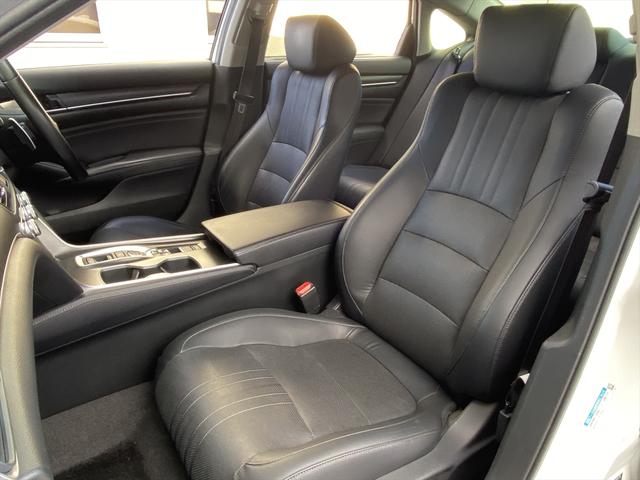 アコード ＥＸ　サンルーフ・フルセグナビ・バックカメラ・ＢＴオーディオ・１８ＡＷ・黒革シート・シートヒーター・ＬＥＤライト・フォグ・コーナーセンサー・レーダークルーズ・ＥＴＣ・ホンダセンシング・ＢＳＭ・ＨＵＤ（32枚目）