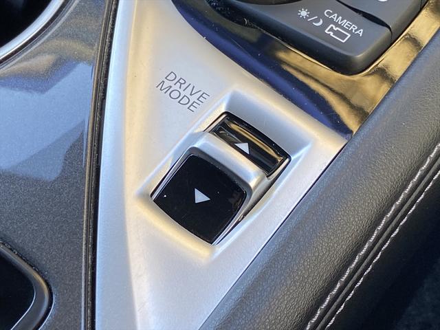 スカイライン ３５０ＧＴ　ハイブリッド　タイプＳＰ　後期・フルセグナビ・全周囲カメラ・ＢＴオーディオ・１９ＡＷ・黒革シート・シートヒーター・ＬＥＤライト・フォグ・レーダークルーズ・コーナーセンサー・ＥＴＣ・全方位運転支援システム・ＢＳＭ・ＨＵＤ（10枚目）