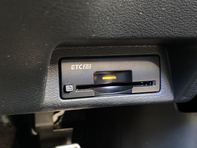 スカイライン ３５０ＧＴ　ハイブリッド　タイプＳＰ　後期・フルセグナビ・全周囲カメラ・ＢＴオーディオ・１９ＡＷ・黒革シート・シートヒーター・ＬＥＤライト・フォグ・レーダークルーズ・コーナーセンサー・ＥＴＣ・全方位運転支援システム・ＢＳＭ・ＨＵＤ（13枚目）