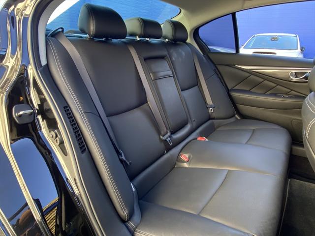 スカイライン ３５０ＧＴ　ハイブリッド　タイプＳＰ　後期・フルセグナビ・全周囲カメラ・ＢＴオーディオ・１９ＡＷ・黒革シート・シートヒーター・ＬＥＤライト・フォグ・レーダークルーズ・コーナーセンサー・ＥＴＣ・全方位運転支援システム・ＢＳＭ・ＨＵＤ（31枚目）