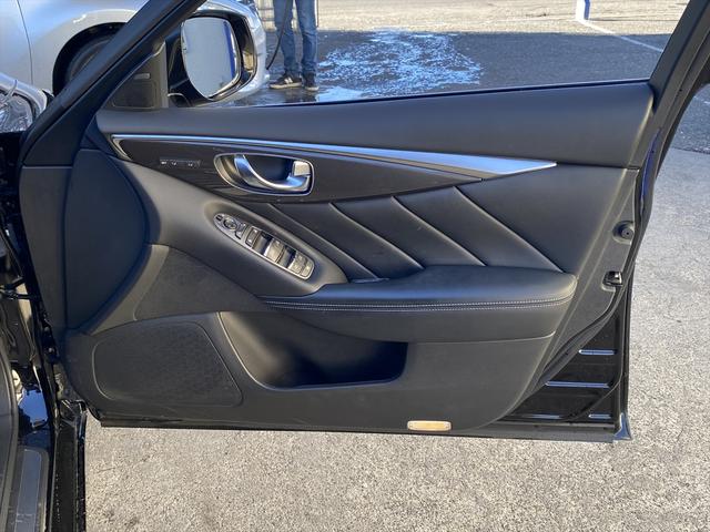 スカイライン ３５０ＧＴ　ハイブリッド　タイプＳＰ　後期・フルセグナビ・全周囲カメラ・ＢＴオーディオ・１９ＡＷ・黒革シート・シートヒーター・ＬＥＤライト・フォグ・レーダークルーズ・コーナーセンサー・ＥＴＣ・全方位運転支援システム・ＢＳＭ・ＨＵＤ（35枚目）