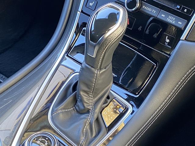 スカイライン ３５０ＧＴ　ハイブリッド　タイプＳＰ　後期・フルセグナビ・全周囲カメラ・ＢＴオーディオ・１９ＡＷ・黒革シート・シートヒーター・ＬＥＤライト・フォグ・レーダークルーズ・コーナーセンサー・ＥＴＣ・全方位運転支援システム・ＢＳＭ・ＨＵＤ（43枚目）