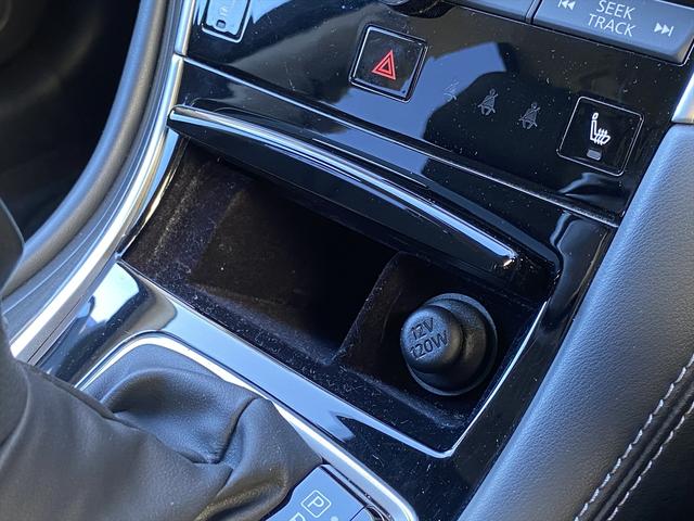 スカイライン ３５０ＧＴ　ハイブリッド　タイプＳＰ　後期・フルセグナビ・全周囲カメラ・ＢＴオーディオ・１９ＡＷ・黒革シート・シートヒーター・ＬＥＤライト・フォグ・レーダークルーズ・コーナーセンサー・ＥＴＣ・全方位運転支援システム・ＢＳＭ・ＨＵＤ（53枚目）