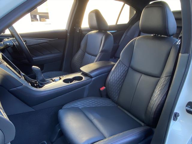 スカイライン ４００Ｒ　後期・フルセグナビ・全周囲カメラ・ＢＴオーディオ・１９ＡＷ・黒革シート・シートヒーター・ＬＥＤライト・フォグ・レーダークルーズ・コーナーセンサー・パドルシフト・ＥＴＣ・全方位運転支援システム・ＢＳＭ（32枚目）