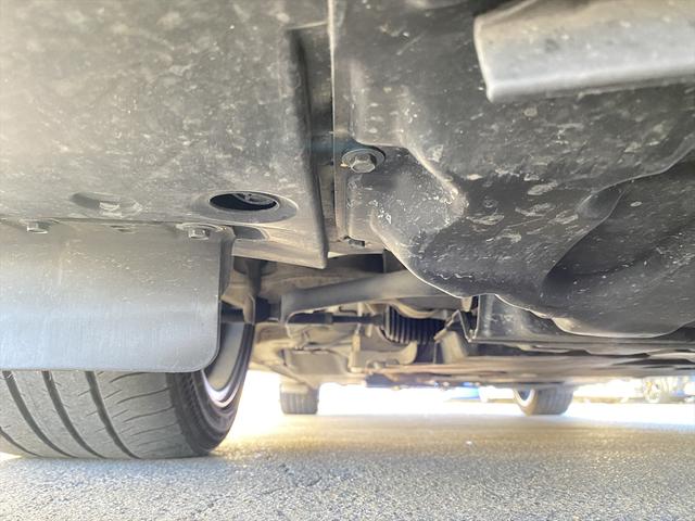 スカイライン ４００Ｒ　後期・フルセグナビ・全周囲カメラ・ＢＴオーディオ・１９ＡＷ・黒革シート・シートヒーター・ＬＥＤライト・フォグ・レーダークルーズ・コーナーセンサー・パドルシフト・ＥＴＣ・全方位運転支援システム・ＢＳＭ（76枚目）