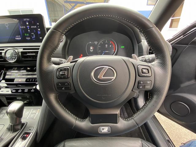 ＩＳ ＩＳ３００ｈ　Ｆスポーツ　後期・マークレビンソン・フルセグナビ・全周囲カメラ・ＢＴオーディオ・１９ＡＷ・黒革シート・ベンチレーション・ＬＥＤライト・フォグ・ステアリングヒーター・Ｃセンサー・レクサスセーフティシステム・ＢＳＭ（11枚目）