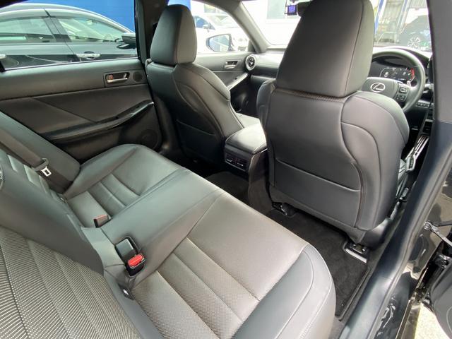 ＩＳ ＩＳ３００ｈ　Ｆスポーツ　後期・マークレビンソン・フルセグナビ・全周囲カメラ・ＢＴオーディオ・１９ＡＷ・黒革シート・ベンチレーション・ＬＥＤライト・フォグ・ステアリングヒーター・Ｃセンサー・レクサスセーフティシステム・ＢＳＭ（33枚目）