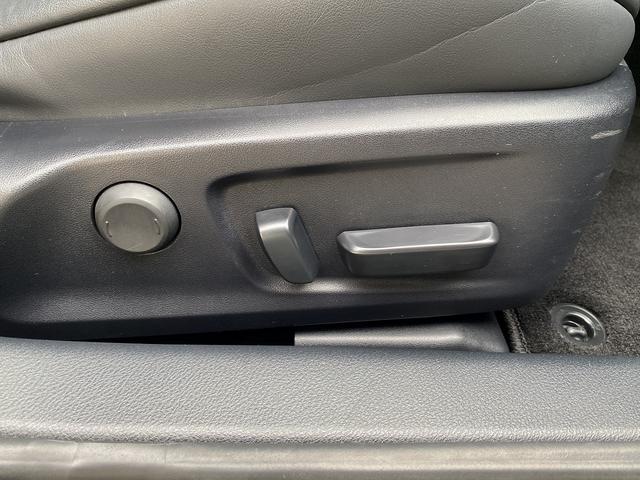 ＩＳ ＩＳ３００ｈ　Ｆスポーツ　後期・マークレビンソン・フルセグナビ・全周囲カメラ・ＢＴオーディオ・１９ＡＷ・黒革シート・ベンチレーション・ＬＥＤライト・フォグ・ステアリングヒーター・Ｃセンサー・レクサスセーフティシステム・ＢＳＭ（60枚目）