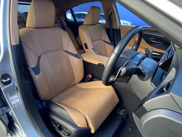 ＥＳ ＥＳ３００ｈ　バージョンＬ　後期・サンルーフ・フルセグナビ・全周囲カメラ・ＢＴオーディオ・１８ＡＷ・コンビ革シート・ベンチレーション・ＬＥＤライト・ステアリングヒーター・デジタルミラー・レクサスセーフティシステム・ＢＳＭ・ＨＵＤ（4枚目）