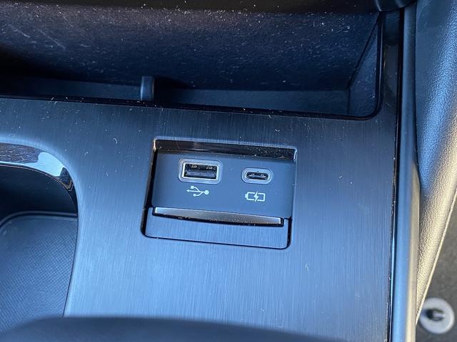 ＥＳ ＥＳ３００ｈ　バージョンＬ　後期・サンルーフ・フルセグナビ・全周囲カメラ・ＢＴオーディオ・１８ＡＷ・コンビ革シート・ベンチレーション・ＬＥＤライト・ステアリングヒーター・デジタルミラー・レクサスセーフティシステム・ＢＳＭ・ＨＵＤ（11枚目）