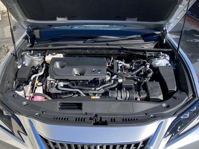 ＥＳ ＥＳ３００ｈ　バージョンＬ　後期・サンルーフ・フルセグナビ・全周囲カメラ・ＢＴオーディオ・１８ＡＷ・コンビ革シート・ベンチレーション・ＬＥＤライト・ステアリングヒーター・デジタルミラー・レクサスセーフティシステム・ＢＳＭ・ＨＵＤ（18枚目）