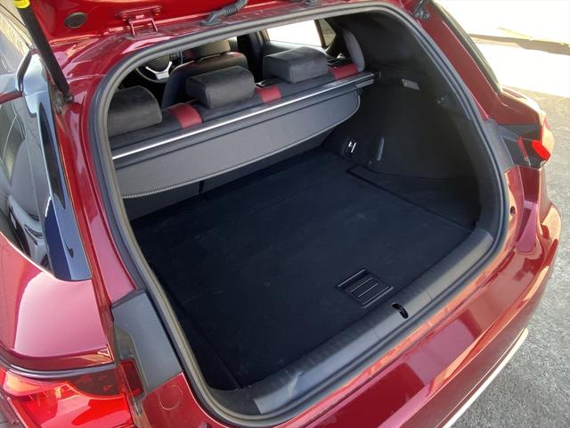 ＣＴ ＣＴ２００ｈブラックシークエンス　後期・サンルーフ・フルセグナビ・バックカメラ・ＢＴオーディオ・１７ＡＷ・ハーフレザーシート・シートヒーター・ＬＥＤライト・フォグ・レーダークルーズ・コーナーセンサー・ＥＴＣ・レクサスセーフティシステム（6枚目）