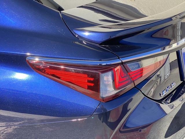 ＥＳ ＥＳ３００ｈ　バージョンＬ　サンルーフ・フルセグナビ・全周囲カメラ・ＢＴオーディオ・１８ＡＷ・コンビ革シート・ベンチレーション・ＬＥＤライト・ステアリングヒーター・レーダークルーズ・レクサスセーフティシステム・ＢＳＭ・ＨＵＤ（68枚目）