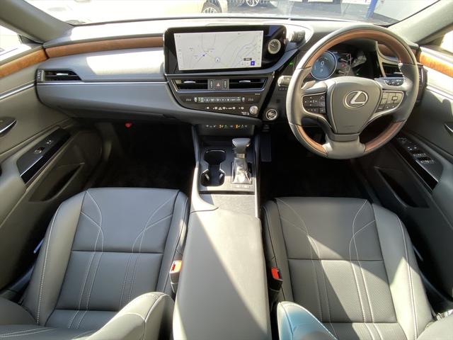 ＥＳ ＥＳ３００ｈ　バージョンＬ　後期・サンルーフ・フルセグナビ・全周囲カメラ・ＢＴオーディオ・１８ＡＷ・黒革シート・ベンチレーション・ＬＥＤライト・ステアリングヒーター・レーダークルーズ・レクサスセーフティシステム・ＢＳＭ・ＨＵＤ（3枚目）