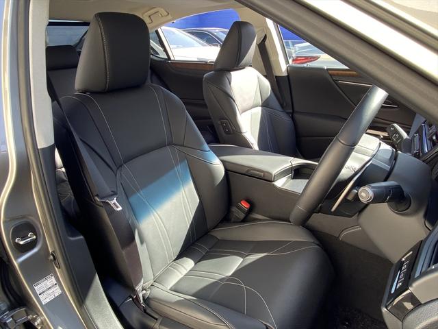 ＥＳ ＥＳ３００ｈ　バージョンＬ　後期・サンルーフ・フルセグナビ・全周囲カメラ・ＢＴオーディオ・１８ＡＷ・黒革シート・ベンチレーション・ＬＥＤライト・ステアリングヒーター・レーダークルーズ・レクサスセーフティシステム・ＢＳＭ・ＨＵＤ（4枚目）