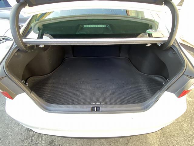 カムリ Ｇ　ワンオーナー・フルセグナビ・バックカメラ・ＢＴオーディオ・１７ＡＷ・パワーシート・ＬＥＤライト・フォグ・コーナーセンサー・本革巻ステアリング・ＥＴＣ・レーダークルーズ・セーフティセンス・ＢＳＭ（6枚目）