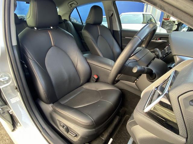 カムリ Ｇレザーパッケージ　フルセグナビ・バックカメラ・ＢＴオーディオ・１８ＡＷ・黒革シート・シートヒーター・ＬＥＤライト・フォグ・コーナーセンサー・ドアバイザー・レーダークルーズ・ＥＴＣ・セーフティセンス・ＢＳＭ・ＨＵＤ（4枚目）