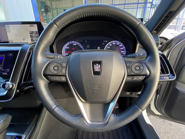 クラウンハイブリッド ＲＳアドバンス　モデリスタクールシャインキット・フルセグナビ・バックカメラ・ＢＴオーディオ・１９ＡＷ・ハーフレザーシート・シートヒーター・ＬＥＤライト・フォグ・ステアリングヒーター・レーダークルーズ・ＥＴＣ・ＵＳＢ（10枚目）