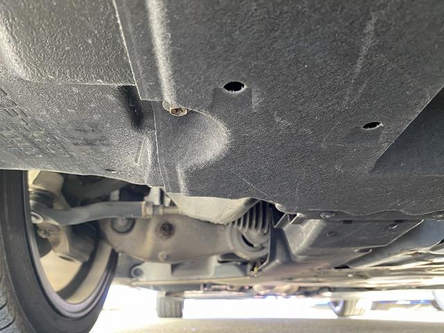 クラウンハイブリッド ＲＳアドバンス　モデリスタクールシャインキット・フルセグナビ・バックカメラ・ＢＴオーディオ・１９ＡＷ・ハーフレザーシート・シートヒーター・ＬＥＤライト・フォグ・ステアリングヒーター・レーダークルーズ・ＥＴＣ・ＵＳＢ（70枚目）