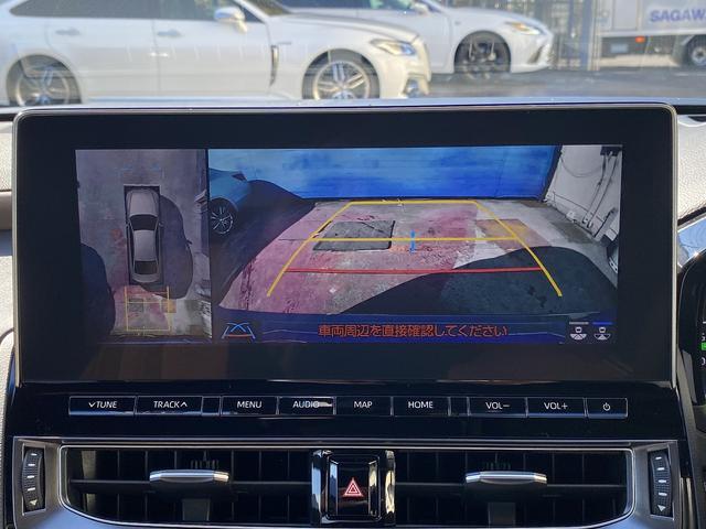 クラウンハイブリッド Ｓ　Ｆｏｕｒ　エレガンススタイルＩＩＩ　後期・フルセグナビ・全周囲カメラ・ＢＴオーディオ・１８ＡＷ・ハーフレザーシート・シートヒーター・ＬＥＤライト・フォグ・ステアリングヒーター・全ドアイージークローザーセーフティセンス・ＢＳＭ・ＨＵＤ（8枚目）