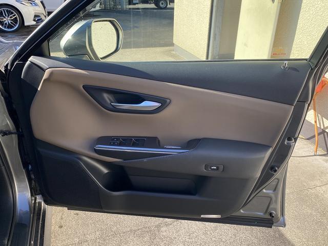 クラウンハイブリッド Ｓ　Ｆｏｕｒ　エレガンススタイルＩＩＩ　後期・フルセグナビ・全周囲カメラ・ＢＴオーディオ・１８ＡＷ・ハーフレザーシート・シートヒーター・ＬＥＤライト・フォグ・ステアリングヒーター・全ドアイージークローザーセーフティセンス・ＢＳＭ・ＨＵＤ（34枚目）