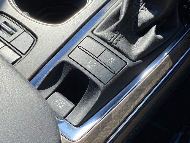 クラウンハイブリッド Ｓ　Ｆｏｕｒ　エレガンススタイルＩＩＩ　後期・フルセグナビ・全周囲カメラ・ＢＴオーディオ・１８ＡＷ・ハーフレザーシート・シートヒーター・ＬＥＤライト・フォグ・ステアリングヒーター・全ドアイージークローザーセーフティセンス・ＢＳＭ・ＨＵＤ（42枚目）