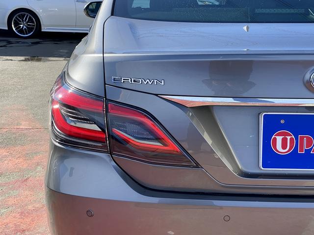 クラウンハイブリッド Ｓ　Ｆｏｕｒ　エレガンススタイルＩＩＩ　後期・フルセグナビ・全周囲カメラ・ＢＴオーディオ・１８ＡＷ・ハーフレザーシート・シートヒーター・ＬＥＤライト・フォグ・ステアリングヒーター・全ドアイージークローザーセーフティセンス・ＢＳＭ・ＨＵＤ（60枚目）