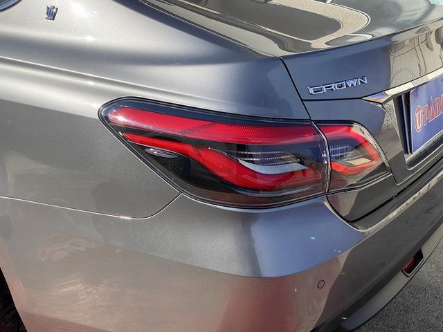クラウンハイブリッド Ｓ　Ｆｏｕｒ　エレガンススタイルＩＩＩ　後期・フルセグナビ・全周囲カメラ・ＢＴオーディオ・１８ＡＷ・ハーフレザーシート・シートヒーター・ＬＥＤライト・フォグ・ステアリングヒーター・全ドアイージークローザーセーフティセンス・ＢＳＭ・ＨＵＤ（62枚目）