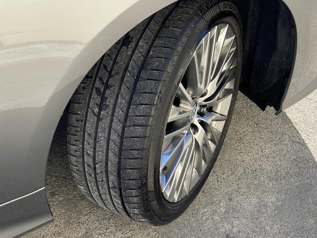 クラウンハイブリッド Ｓ　Ｆｏｕｒ　エレガンススタイルＩＩＩ　後期・フルセグナビ・全周囲カメラ・ＢＴオーディオ・１８ＡＷ・ハーフレザーシート・シートヒーター・ＬＥＤライト・フォグ・ステアリングヒーター・全ドアイージークローザーセーフティセンス・ＢＳＭ・ＨＵＤ（65枚目）