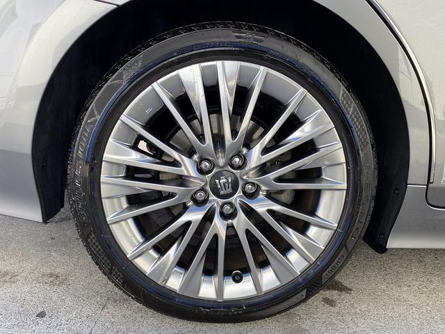 クラウンハイブリッド Ｓ　Ｆｏｕｒ　エレガンススタイルＩＩＩ　後期・フルセグナビ・全周囲カメラ・ＢＴオーディオ・１８ＡＷ・ハーフレザーシート・シートヒーター・ＬＥＤライト・フォグ・ステアリングヒーター・全ドアイージークローザーセーフティセンス・ＢＳＭ・ＨＵＤ（66枚目）