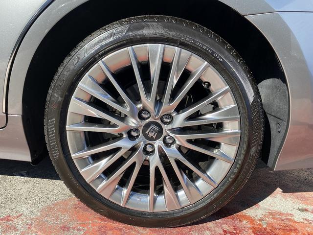 クラウンハイブリッド Ｓ　Ｆｏｕｒ　エレガンススタイルＩＩＩ　後期・フルセグナビ・全周囲カメラ・ＢＴオーディオ・１８ＡＷ・ハーフレザーシート・シートヒーター・ＬＥＤライト・フォグ・ステアリングヒーター・全ドアイージークローザーセーフティセンス・ＢＳＭ・ＨＵＤ（68枚目）