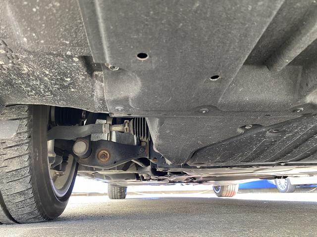 クラウンハイブリッド Ｓ　Ｆｏｕｒ　エレガンススタイルＩＩＩ　後期・フルセグナビ・全周囲カメラ・ＢＴオーディオ・１８ＡＷ・ハーフレザーシート・シートヒーター・ＬＥＤライト・フォグ・ステアリングヒーター・全ドアイージークローザーセーフティセンス・ＢＳＭ・ＨＵＤ（72枚目）