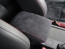 こちらのお車には、メモリ―ナビ地デジ・CD・DVDビデオ・ブルートゥース・ETC・18AW・HKSマフラー・テイン車高調・大型リヤスポイラー・LEDライト・LEDライナー・フォグ・スマートキーが装備!