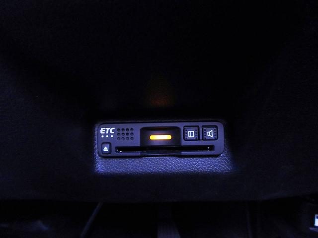 ハイブリッド ホンダセンシング ホンダセンシング SDナビ DVD再生 ワンセグ Bluetooth スマートキー ETC ミラーウインカー 衝突軽減ブレーキ レーンディパーチャー ACC Pガラス スカッフプレート ドアバイザー(11枚目)