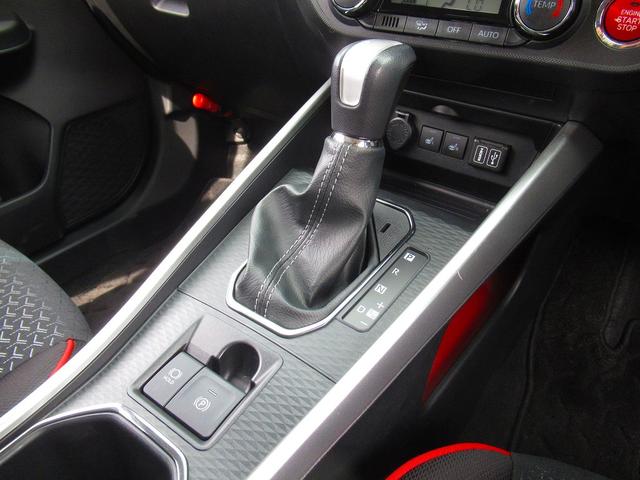 ライズ Ｚ　スマートアシスト・９型ディスプレイオーディオ・フルセグＴＶ・バックカメラ・Ｂｌｕｅｔｏｏｔｈ・ＣａｒＰｌａｙ・アンドロイドオート・シートヒーター・ＬＥＤライト・純正１７ＡＷ・コーナーセンサー・ＥＴＣ（12枚目）