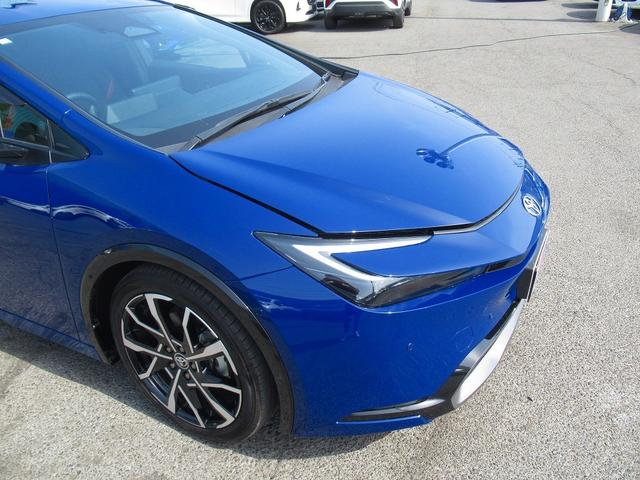 プリウス Ｚ　セーフティセンス・黒革エアシート・フルセグナビ・全周囲カメラ・２．０ＥＴＣ・Ｂｌｕｅｔｏｏｔｈ・コーナーセンサー・純正１９ＡＷ・ＲＣＴＡ・ＢＳＭ・踏み間違い防止・フロアマット・デジタルミラー（64枚目）