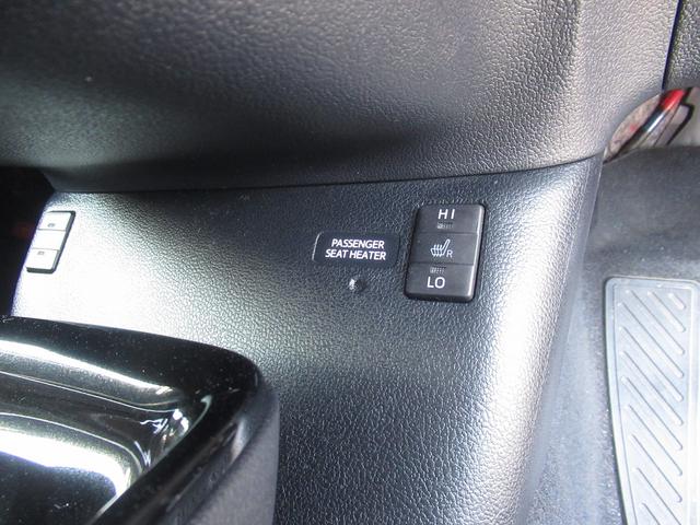 プリウス Ａプレミアム　セーフティセンス・黒本革シート・純正フルセグナビ・バックカメラ・ＥＴＣ・Ｂｌｕｅｔｏｏｔｈ・スマートキー・ＬＥＤライト・コーナーセンサー・ＨＵＤ・Ｐアシスト・ＢＳＭ・純正１５ＡＷ・踏み間違い防止（14枚目）