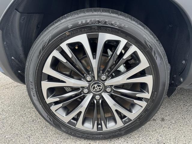 ヤリスクロス ハイブリッドＺ　セーフティセンス・ディスプレイオーディオ・ナビＴＶ・Ｃａｒｐｌａｙ・Ｂｌｕｅｔｏｏｔｈ・全周囲カメラ・ＡＣＣ・ＬＴＡ・ＢＳＭ・ハーフレザーシート・シートヒーターＰＷシート・ＰＷバックドア・ＥＴＣ２．０（57枚目）