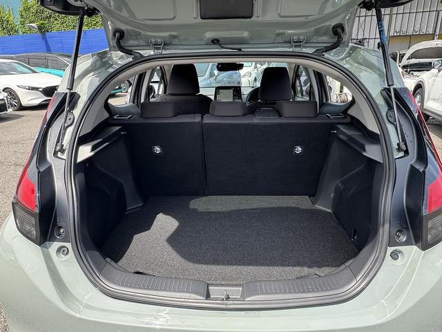 アクア Ｚ　セーフティセンス・１０．５型ディスプレイオーディオ・フルセグナビ・ＣａｒＰｌａｙ・ＥＴＣ・両側パワースライド・全周囲カメラ・ＡＣ１００Ｖ・Ｐアシスト・クリアランスソナー・ＢＳＭ・ＨＵＤ・純正１５ＡＷ（8枚目）