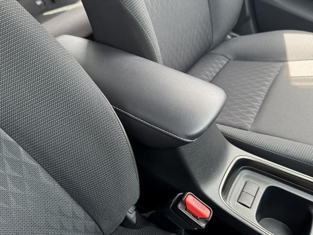 アクア Ｚ　セーフティセンス・１０．５型ディスプレイオーディオ・フルセグナビ・ＣａｒＰｌａｙ・ＥＴＣ・両側パワースライド・全周囲カメラ・ＡＣ１００Ｖ・Ｐアシスト・クリアランスソナー・ＢＳＭ・ＨＵＤ・純正１５ＡＷ（44枚目）